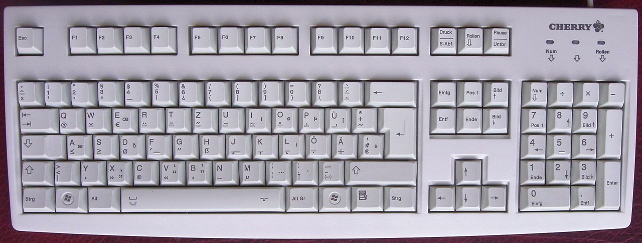 1280px-German-T2-Keyboard-Prototype-May-
