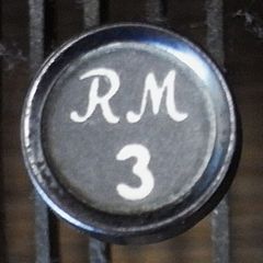 240px-Reichsmark-sign-on-1936-typewriter