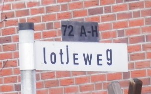 P3237968ss.jpg