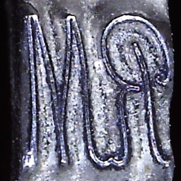 Reichsmark-sign-on-1936-typewriter-Trium