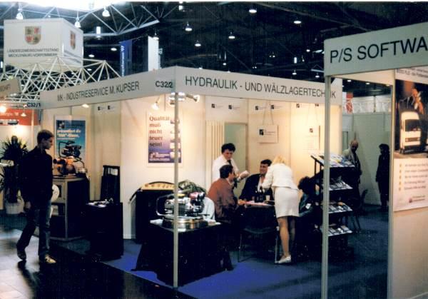 Messe.jpg.8b3e3d5eba74adf5d0c27b7be674a3d7.jpg