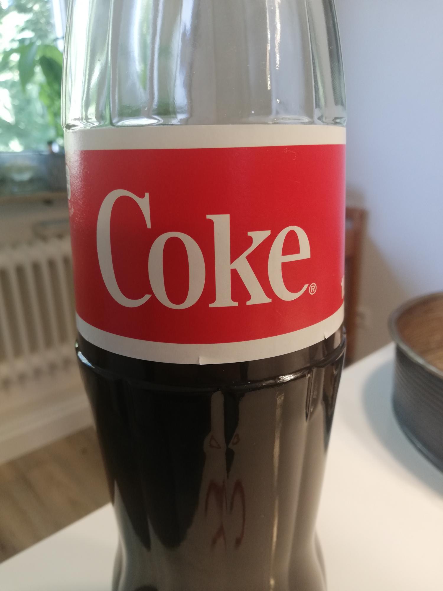 Suche die Schriftart der neuen Retro Coca-Cola - Welche Schrift ist das