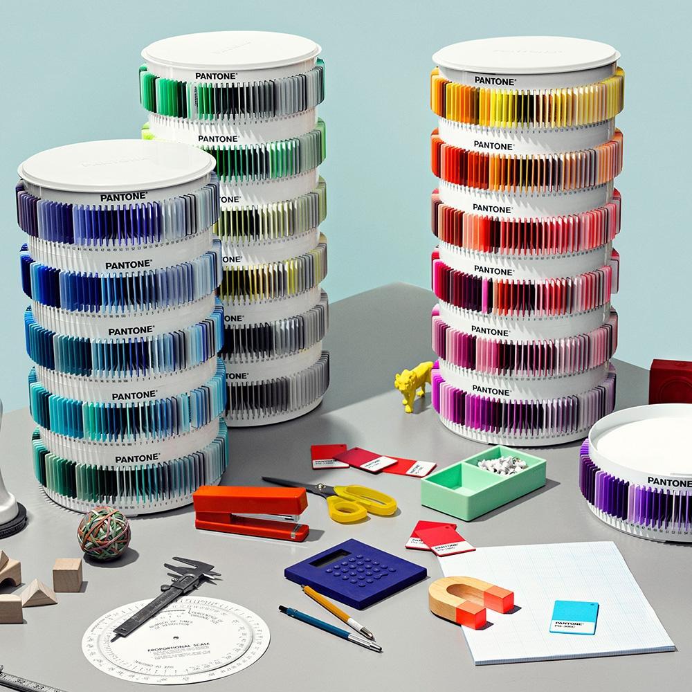 pantone-plus-plastic-standard-chips-collection-office-space-pant154_2_2_1800x1800.jpg.8b0487e8900253436f7832283b2f12cf.jpg
