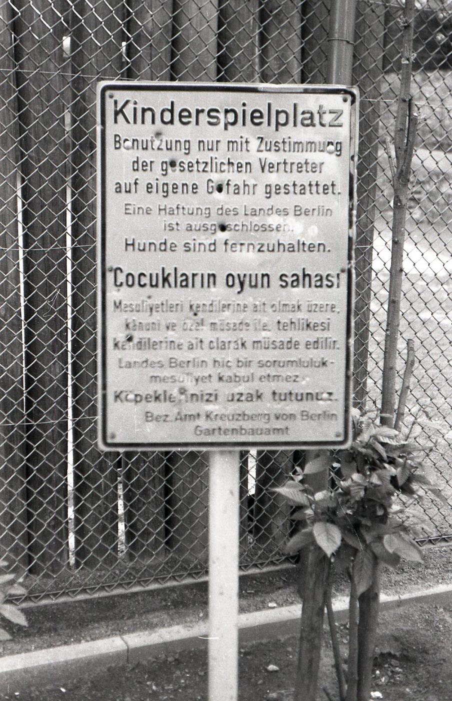 Westberlin ca. 1978 Chamissoplatz04.jpg