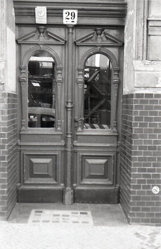 551515000_Westberlinca.1978Chamissoplatz03.jpg.0947fcad57f3730488014793cc790884.jpg