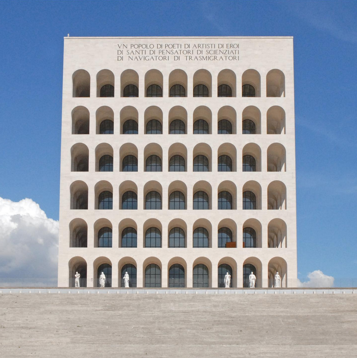 Fendi.png.55ba899dcc7bd0afba805c3fe738ef5c.png